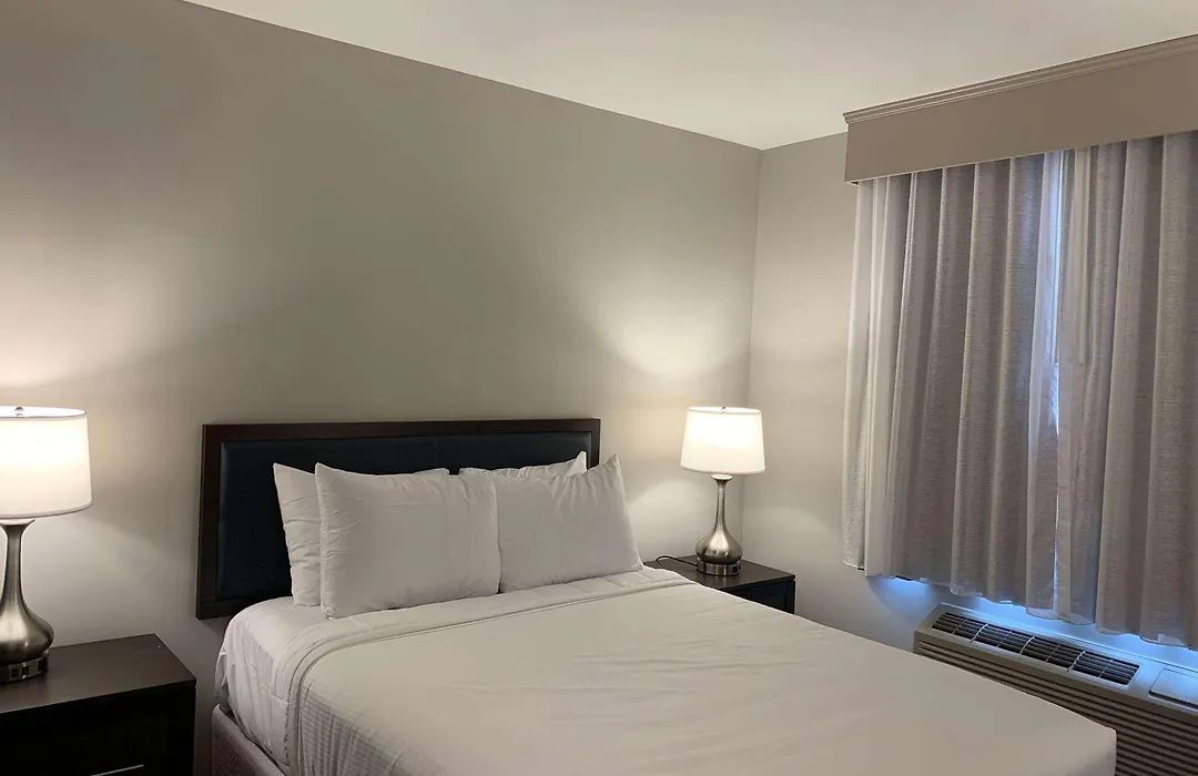 Wingate By Wyndham Jfk Airport, Far Rockaway Ny-1